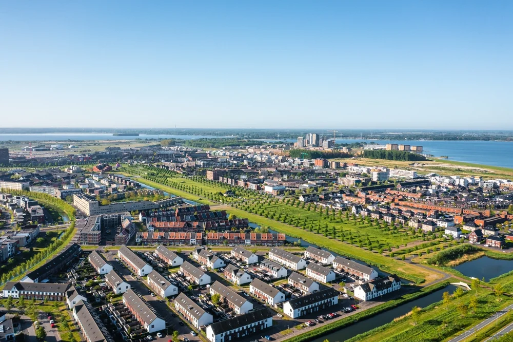 Dit is een foto van het werkgebied in Delft waar Glasvezelbehang Delft werkzaam is.